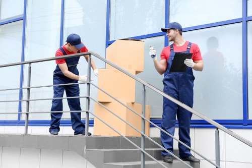 Removalists preparing a Crooklog home move