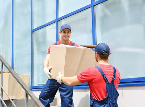 Careful handling of household belongings in a Crooklog move